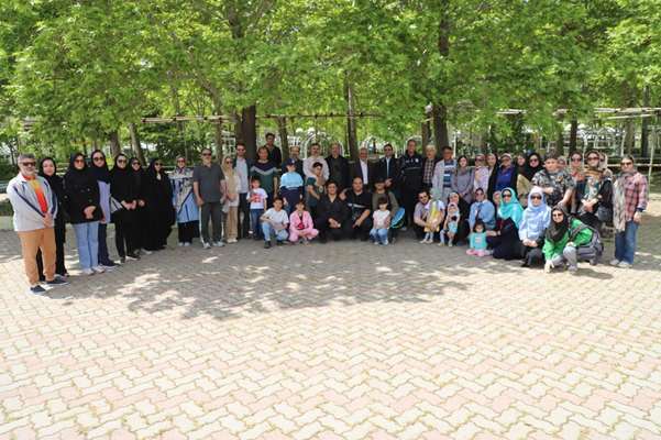 کوهپیمایی خانوادگی استادان به مناسبت روز معلم در اردوگاه امام خمینی (ره) لواسان